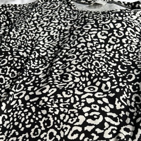 Francesca’s Dee Elly Arica Leopard Print Tee Black/White XXS - Picture 2 of 7